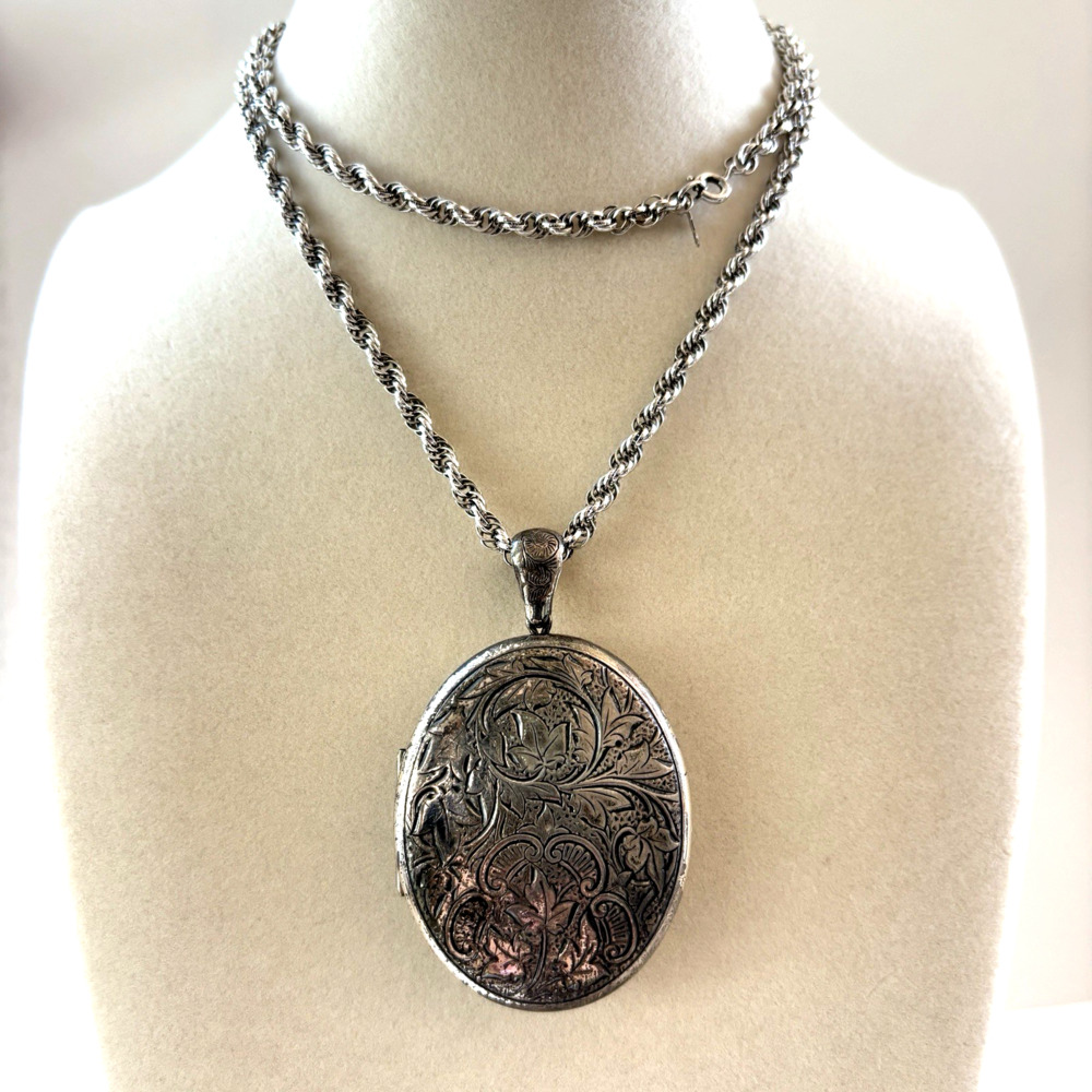 Vtg Danecraft Sterling Silver Large Engraved Locket Pendant 24” Sterling Chain